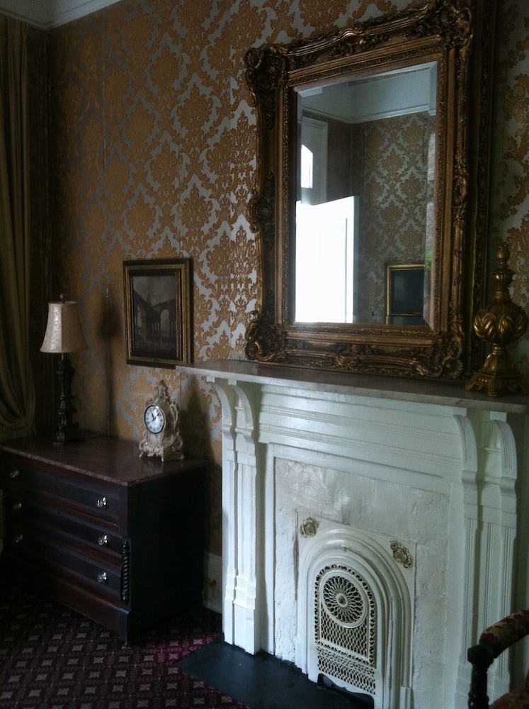Nine O Five Royal Hotel - photo 37