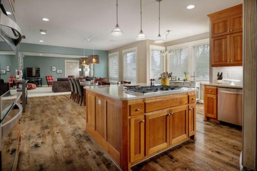 Highland Gables — Beaverton