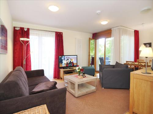 Kaiservillen Heringsdorf Ferienwohnung mit 1 Schlafzimmer und Balkon D124 — 4-Star Luxury Hotel in Heringsdorf, Germany