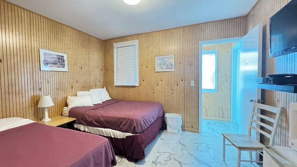 Boardwalk Sand & Surf Inn Oceanfront - photo 39