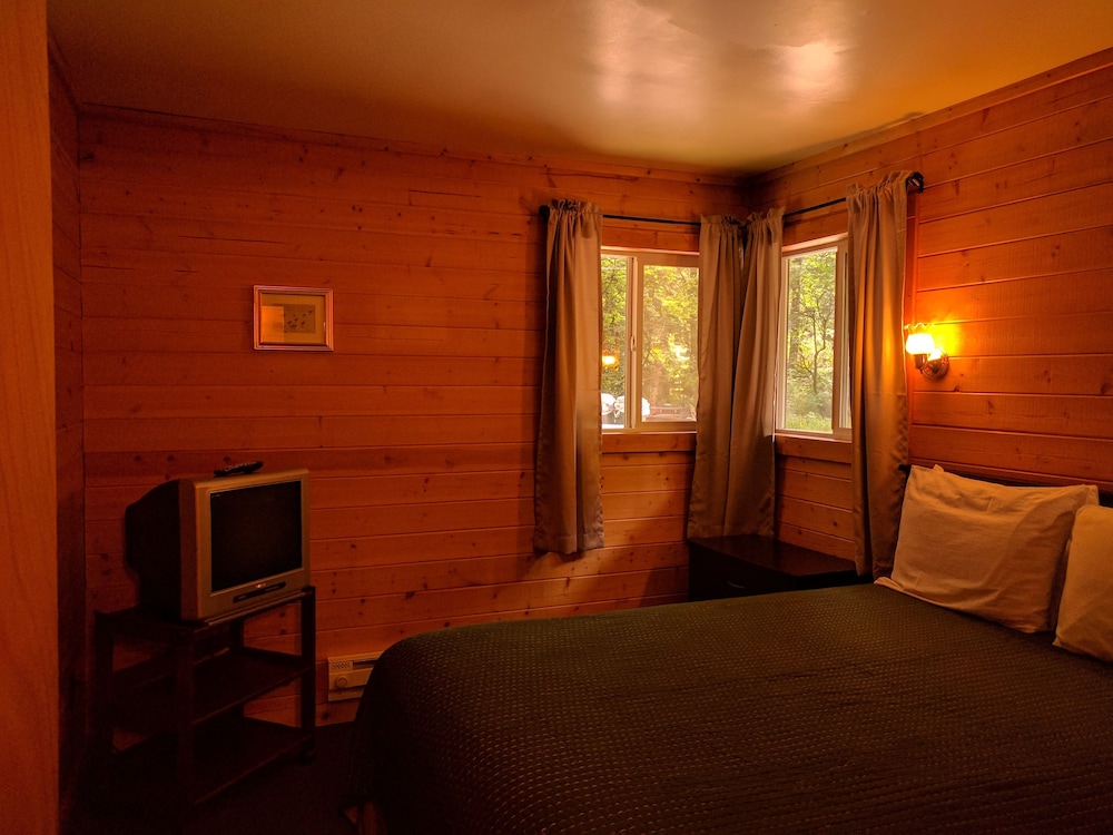 Emerald Forest Cabins - photo 12