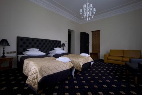 Dwór w Zabużu — hotel in Sarnaki