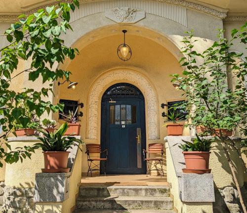Magyaros szecessziós Villa — 4-Star Luxury Hotel in Budapest, Hungary