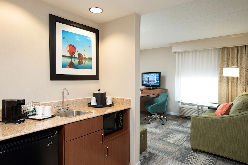Hampton Inn & Suites Cincinnati Union Center - photo 18
