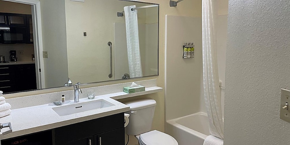 Candlewood Suites East Lansing by IHG - photo 14