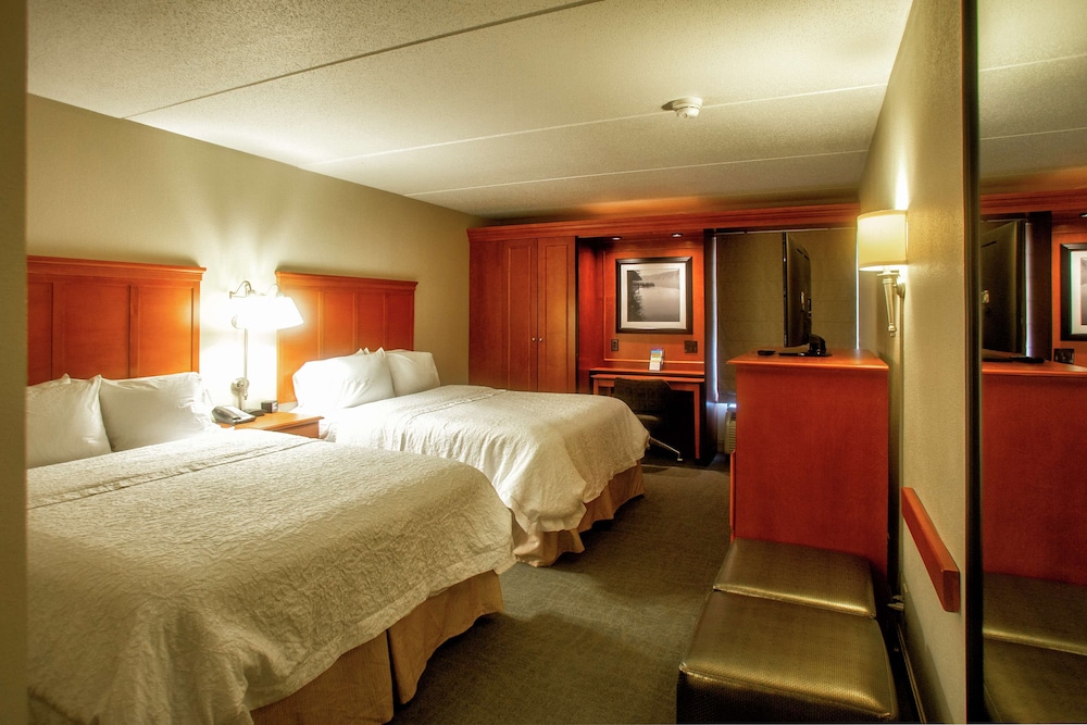 Hampton Inn Wheeling - photo 16