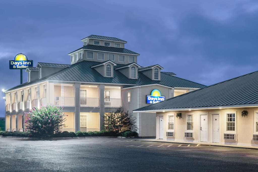 Days Inn by Wyndham Trumann AR - featured photo