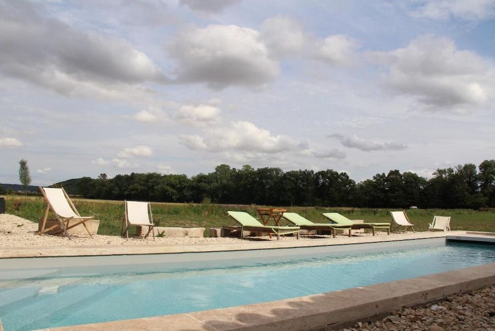 Abbaye de Reigny Esprit de France in Vermenton, France