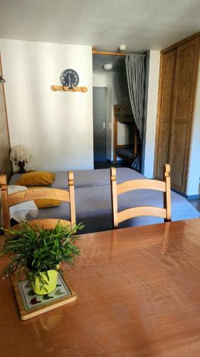 Vanessa - carbon neutral hotel in Unknown City