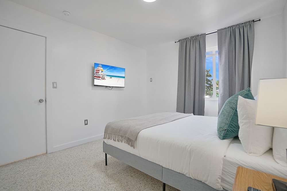 Stylish Wynwood Flats - photo 8