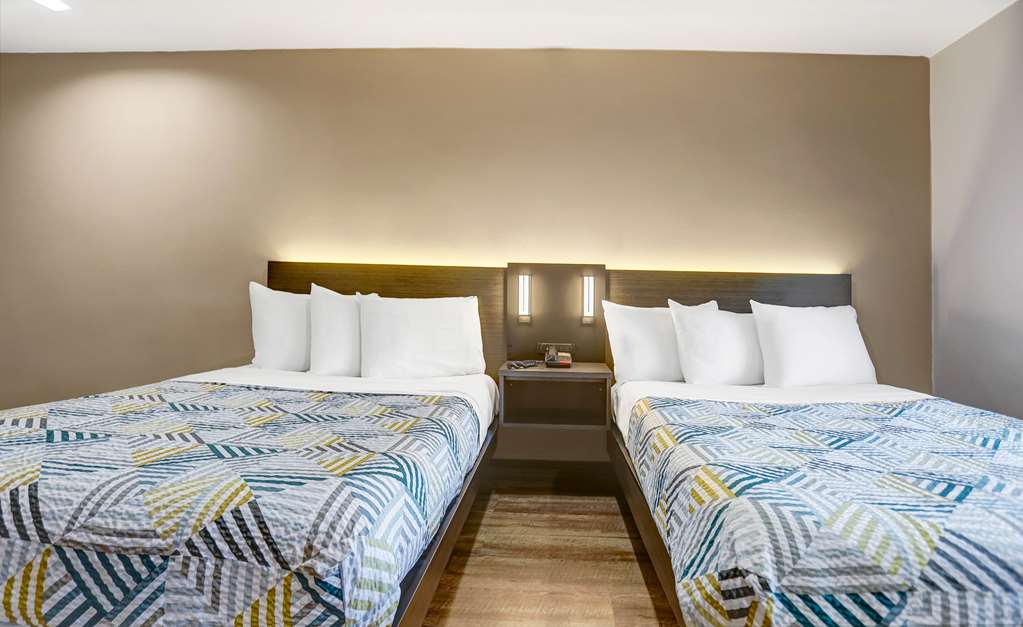 Motel 6 San Diego Airport Harbor - photo 12