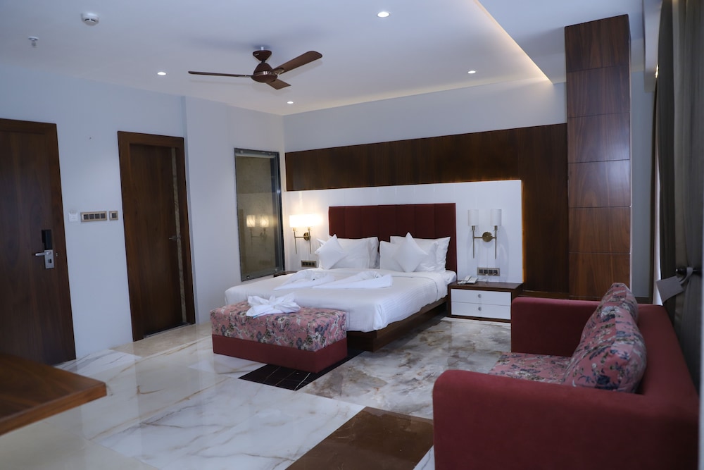 The Royal Class Hotel — Gwalior — photo 5