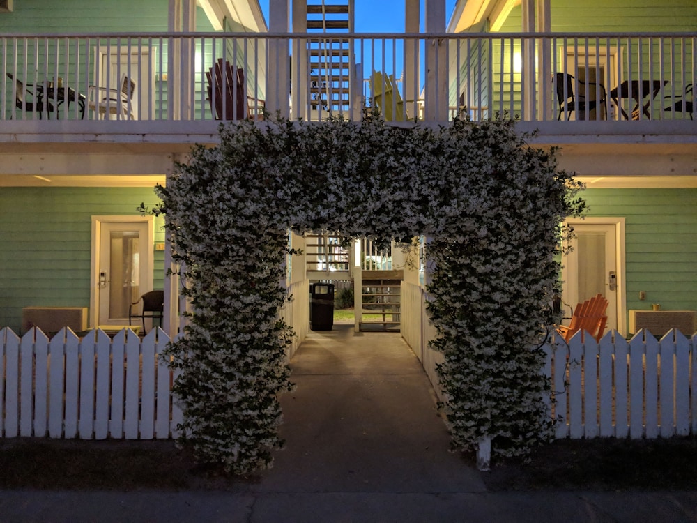 Seashell Village Resort - photo 112
