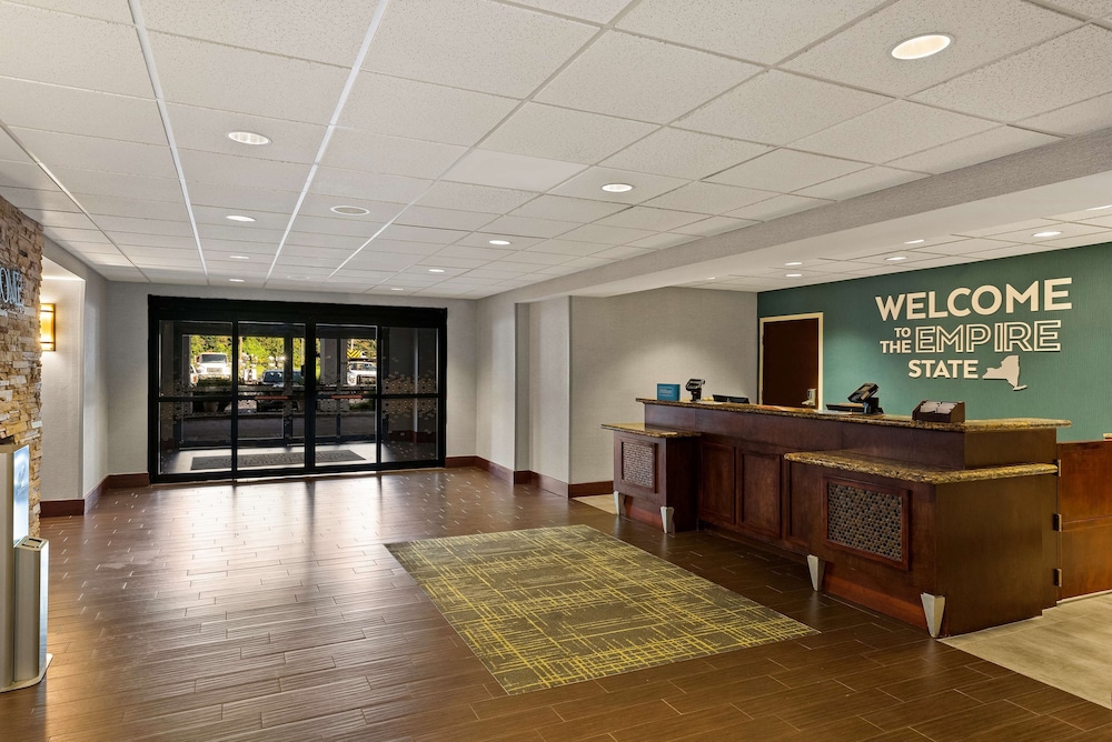 Hampton Inn & Suites Poughkeepsie - photo 5