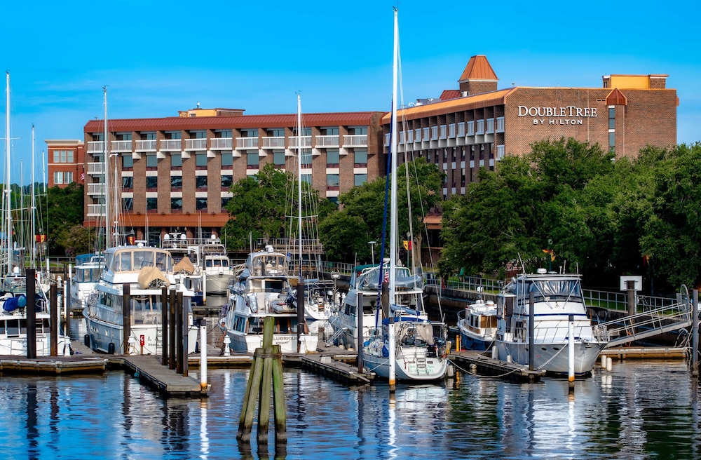DoubleTree by Hilton New Bern Riverfront - featured photo