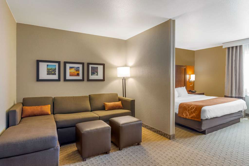 Comfort Suites Burlington - photo 20