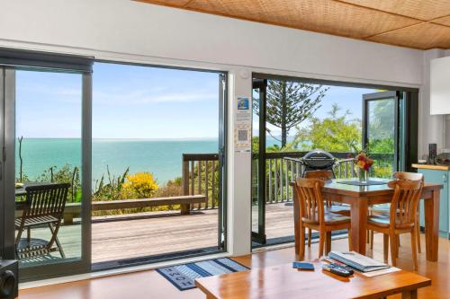 G Spot Lower Level With Spa — 4-Star Luxury Hotel in Raglan, New Zealand