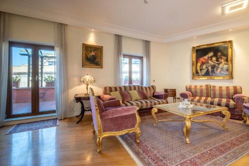 Trevi Terrace Penthouse — 4-Star Luxury Hotel in Rome, Italy