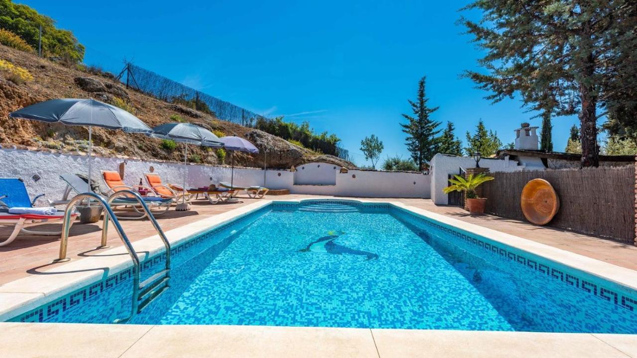 Casa Mulera Alozaina by Ruralidays — 4-Star Luxury Hotel in Alozaina, Spain