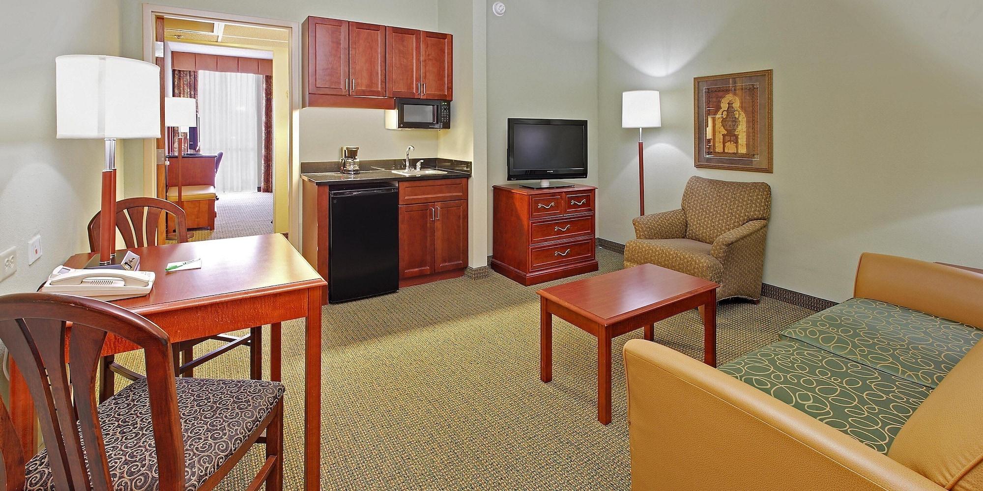 Holiday Inn University of Memphis All Suite an IHG Hotel - photo 11