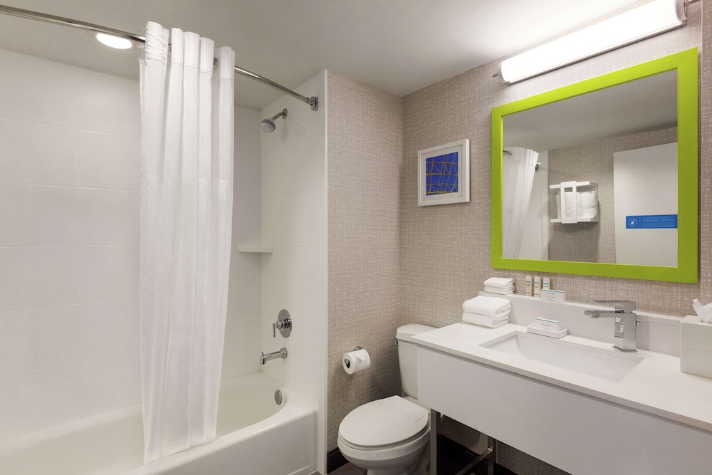 Hampton Inn & Suites Fort Lauderdale Airport - photo 20