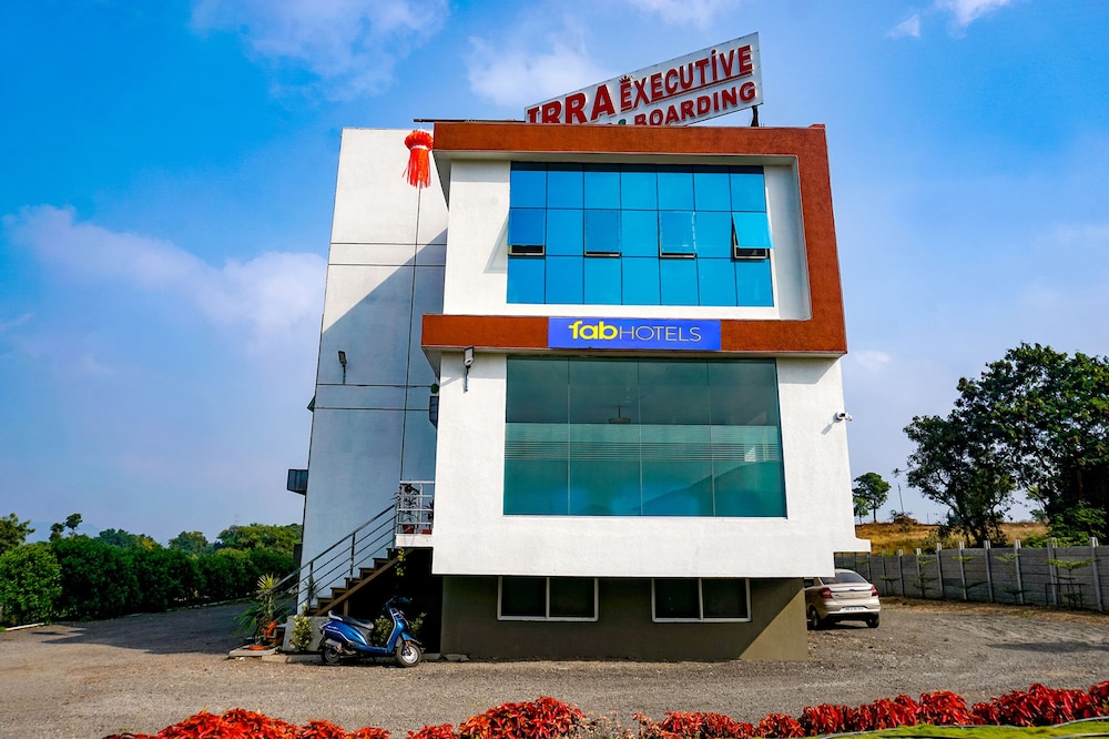 Fabhotel Irra Executive — hotel in Sasvad