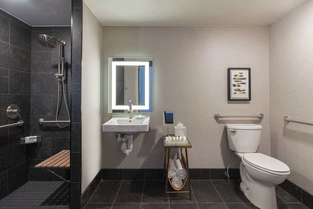 Renaissance Chicago North Shore Hotel - photo 45