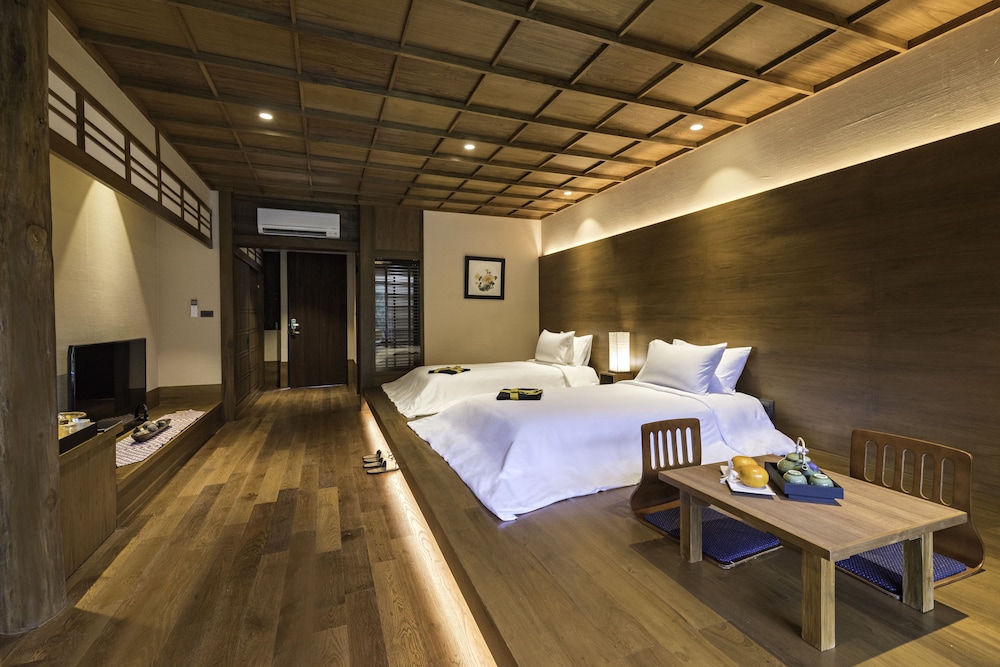 Onsen At Moncham — 5-Star Luxury Hotel in Chiang Mai, Thailand
