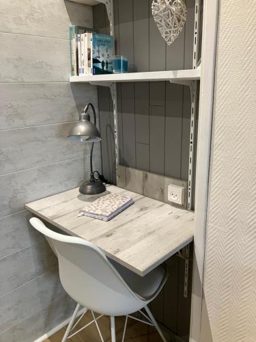 Appartement Central Des Terres Chaudes Proche Bord De Mer — 4-Star Luxury Hotel in Menton, France