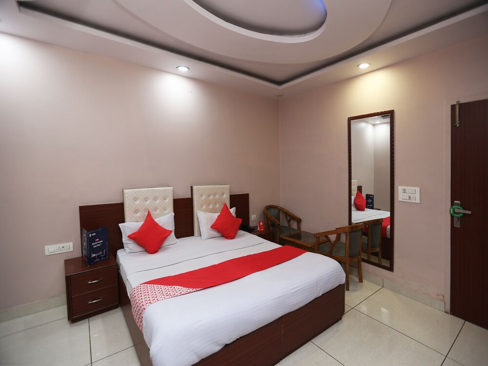 Oyo 7831 Hotel King’s in Rohtak, India