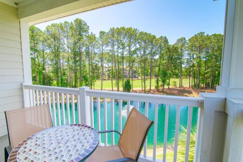 Massive Waterfront Pool Lakefront Condo Famous Barefoot Resort in North Myrtle Beach, United States