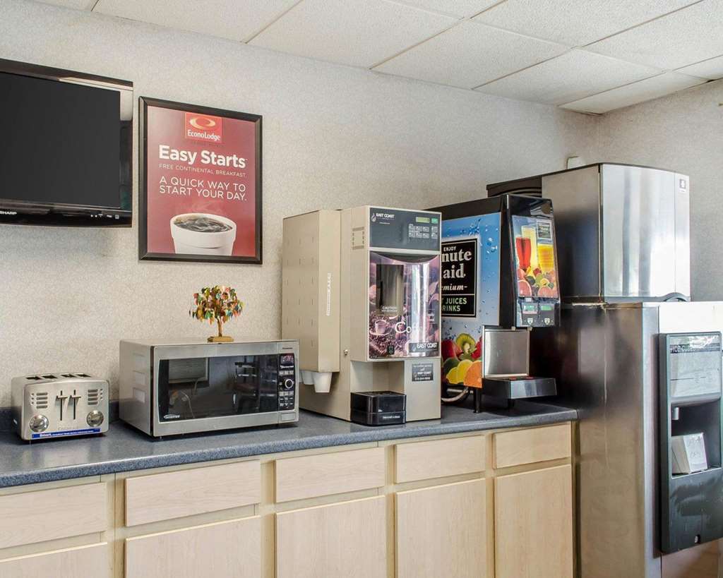 Econo Lodge Frackville - photo 22
