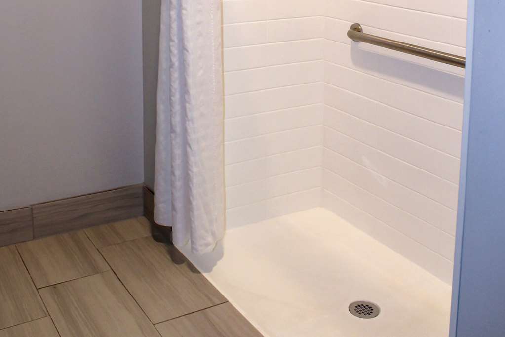 Comfort Inn and Suites Near Lake Guntersville - photo 23