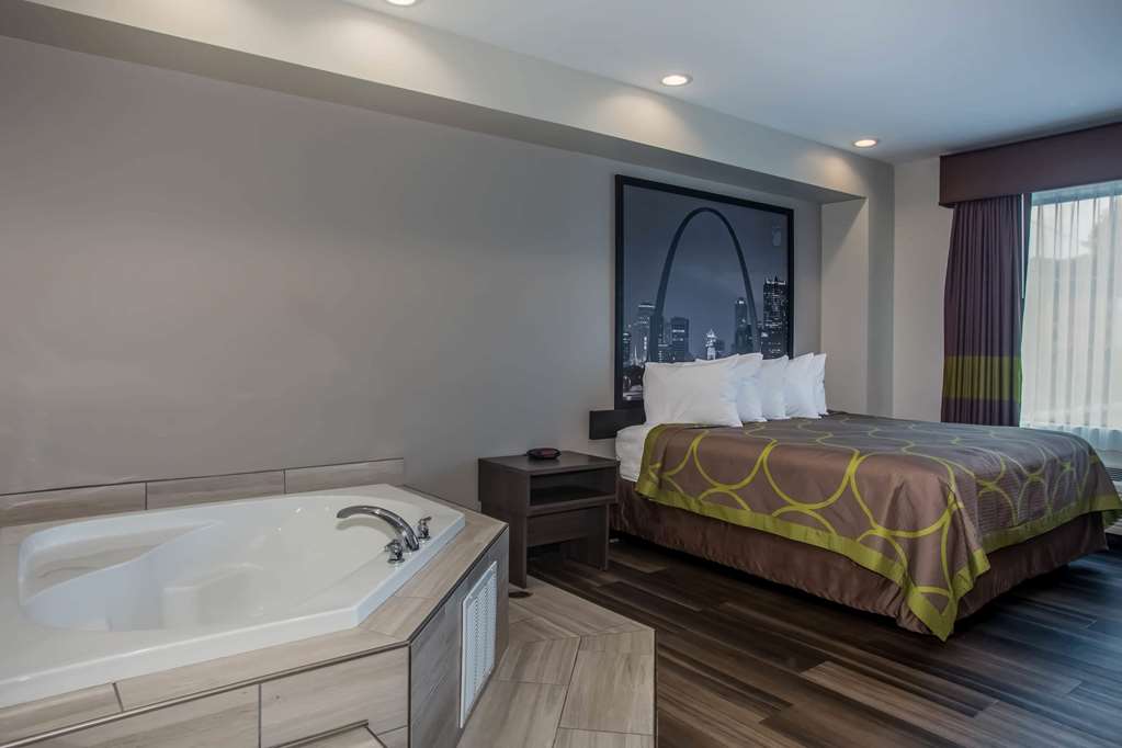 Super 8 by Wyndham St. Louis North - photo 9
