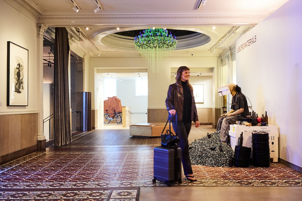 21c Museum Hotel Kansas City - photo 2