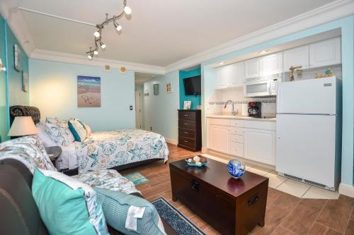 Ocean view studio condo. — 5-Star Luxury Hotel in Daytona Beach, United States