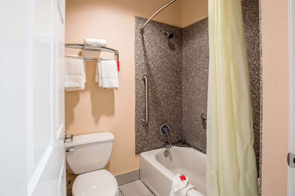 Quality Inn & Suites Bridge City Orange - photo 17