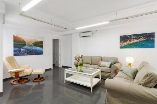 Amplio piso en atarazanas — Malaga — photo 3