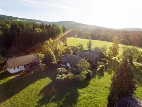 Ferienhäuser Paunger — hotel in Miesenbach