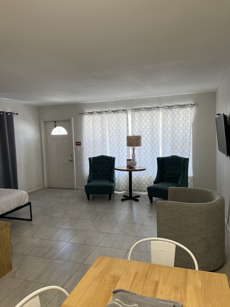 Dee Jay Beach Resort - photo 19