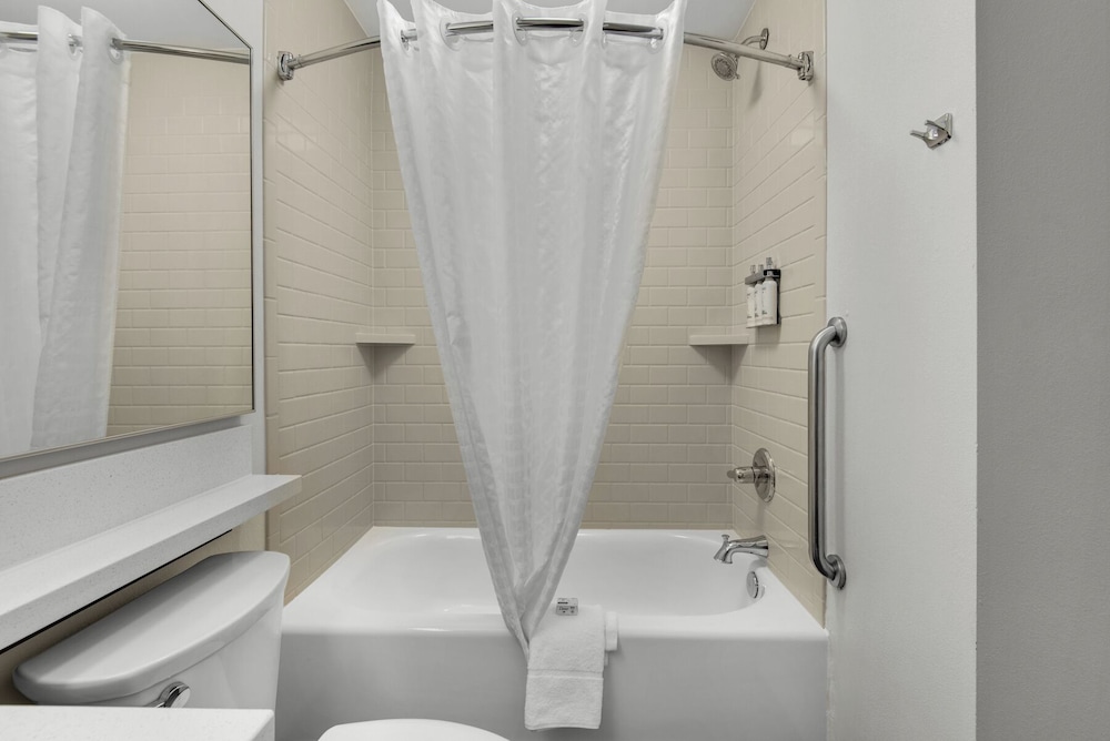 Candlewood Suites Pensacola University Area by IHG - photo 37