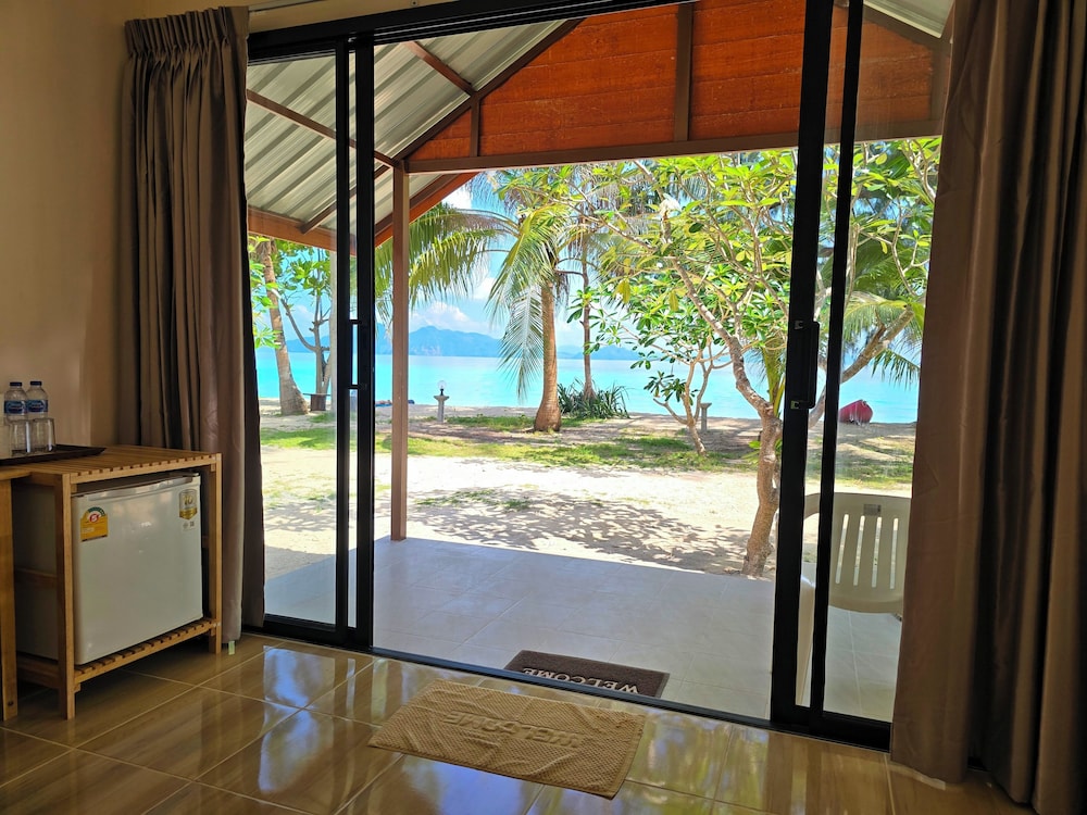 Kradan Beach Resort in Trang, Thailand