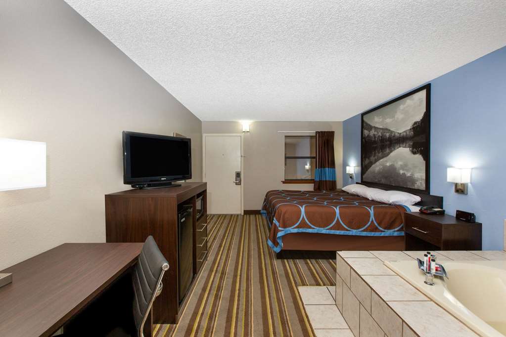 Super 8 by Wyndham Malvern - photo 27