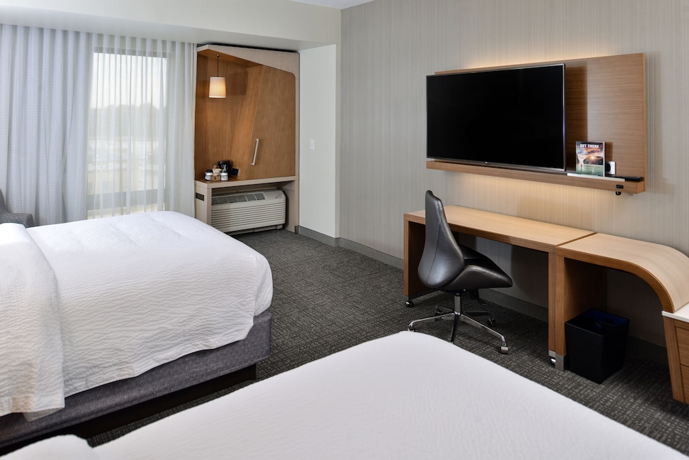 Courtyard by Marriott Kansas City Olathe - photo 13