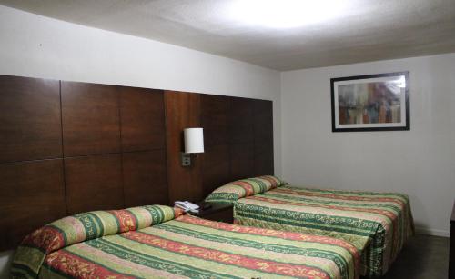 Flagstaff Motel - photo 11