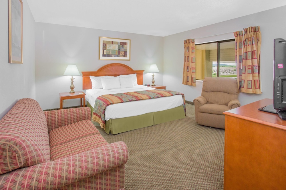 Days Inn by Wyndham Portage Cascade Mountain area - photo 38