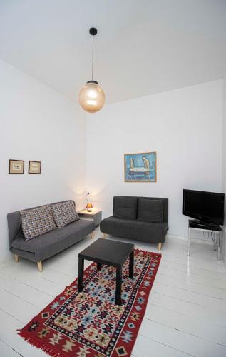 Cozy 1BR Apt In Heart of Old Tbilisi By Wehost