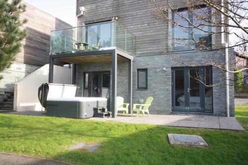 House 10 — 4-Star Luxury Hotel in Looe, United Kingdom