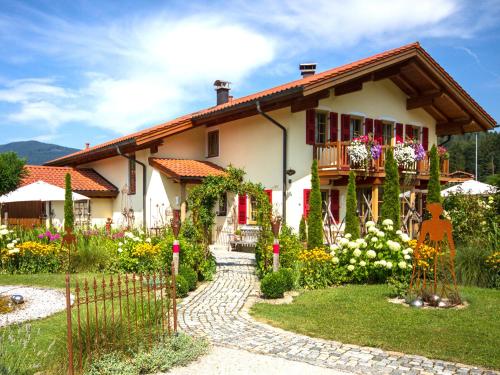 Feriendomizil Stöberl Chiemgau Karte — 5-Star Luxury Hotel in Inzell, Germany