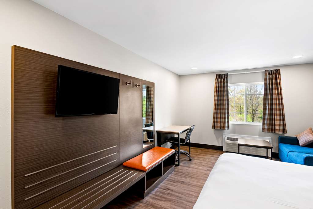 Econo Lodge Bethel Danbury - photo 17